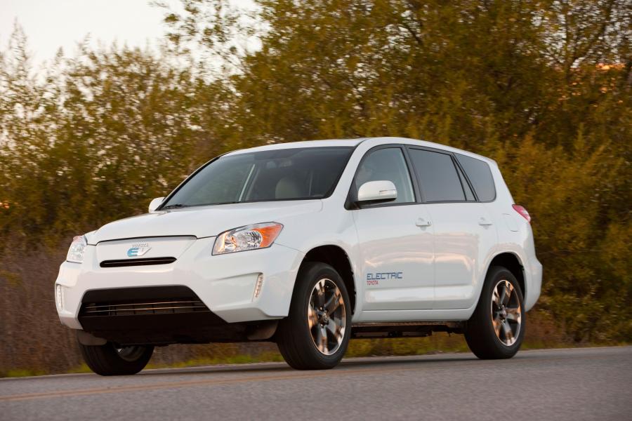  Toyota RAV4 EV Concept 2010 года  (фото 10 из 48)